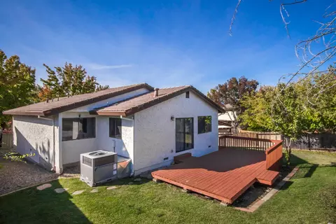 727 Coffeeberry Ln, Redding, CA 96003 photo 3