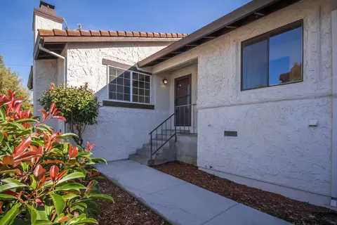 727 Coffeeberry Ln, Redding, CA 96003 photo 2