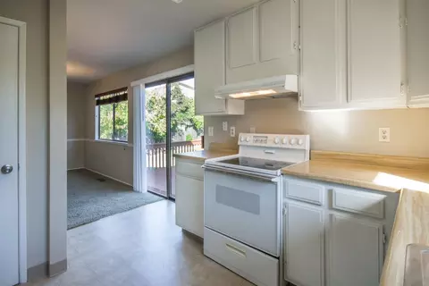 727 Coffeeberry Ln, Redding, CA 96003 photo 8