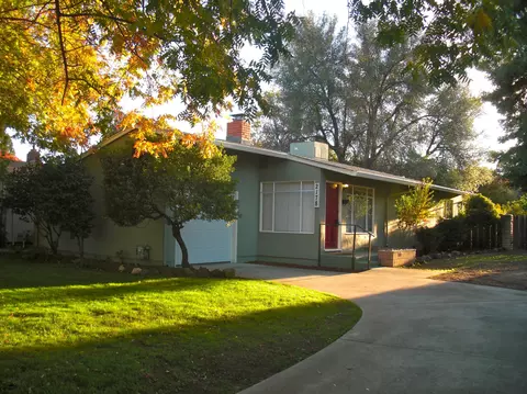 2178 Park Marina Dr, Redding, CA 96001 photo 1