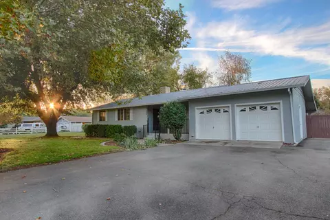 21246 Shelly Ln, Anderson, CA 96007 photo 2