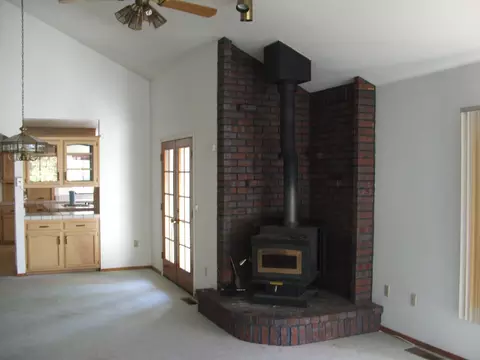 3143 Pinehaven Dr, Redding, CA 96003 photo 9