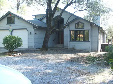 3143 Pinehaven Dr, Redding, CA 96003 photo 2