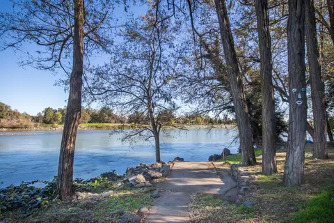 6601 Riverside Dr, Redding, CA 96001 photo 1