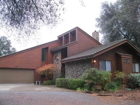 6709 Eastmont Dr, Redding, CA 96002 photo 1