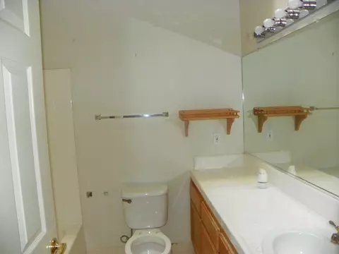 1065 Hillsdale Ct, Redding, CA 96003 photo 14