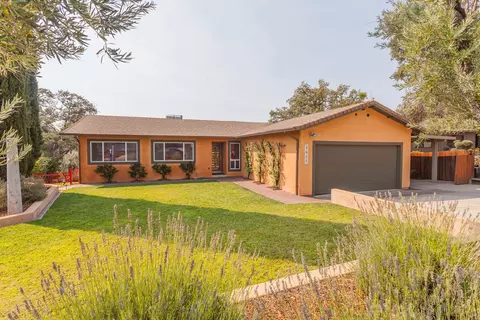 3611 Elizabeth Way, Redding, CA 96001 photo 2