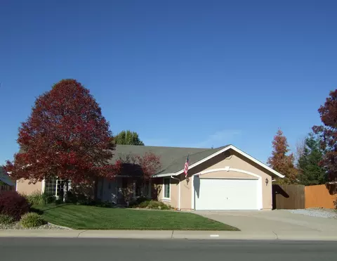 3522 Sunglow Dr, Redding, CA 96001 photo 2