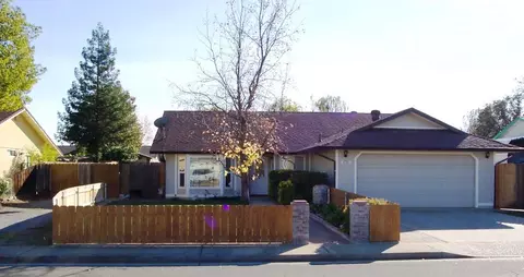 1715 Dakota Way, Redding, CA 96003 photo 4