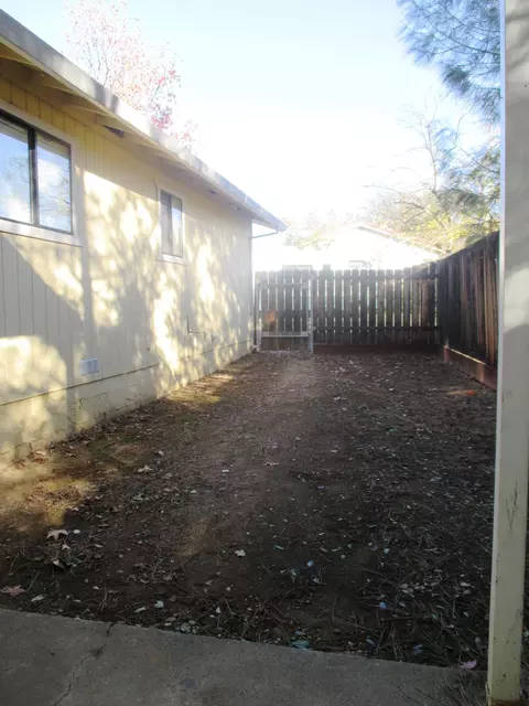 2563 Velia St, Redding, CA 96002 photo 7