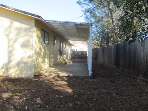 2563 Velia St, Redding, CA 96002 photo 4