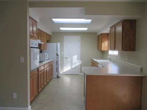 2563 Velia St, Redding, CA 96002 photo 10