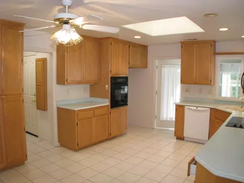 1983 Vineyard Trl, Redding, CA 96003 photo 4