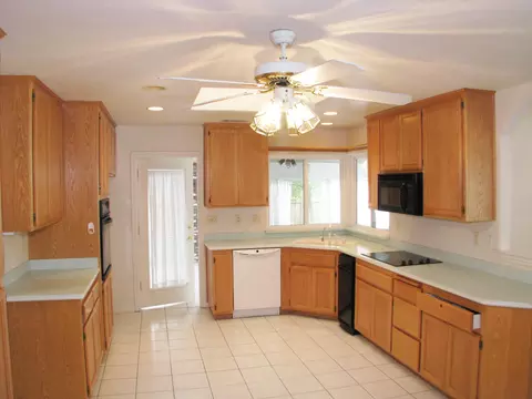 1983 Vineyard Trl, Redding, CA 96003 photo 3