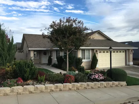 678 Volcano View Trl, Redding, CA 96003 photo 1