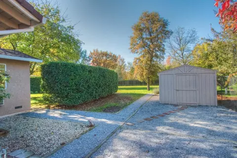7070 Hermosa Way, Redding, CA 96002 photo 34