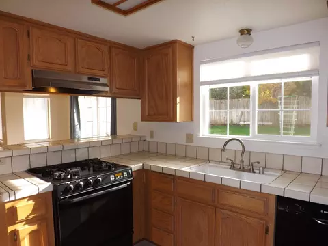 519 Alamine Dr, Redding, CA 96003 photo 14