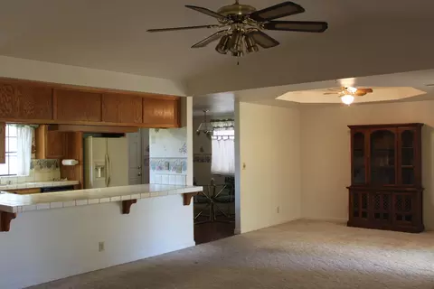 3040 Howard Dr, Redding, CA 96001 photo 3