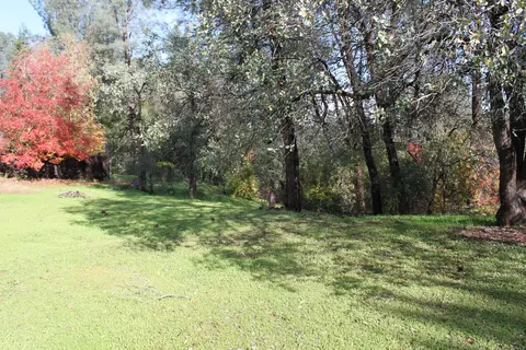 3040 Howard Dr, Redding, CA 96001 photo 8