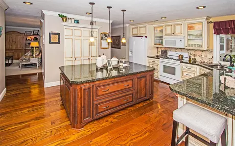 6986 Creekside St, Redding, CA 96001 photo 13
