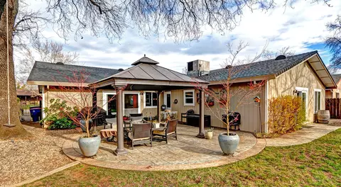 6986 Creekside St, Redding, CA 96001 photo 4