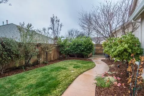 2239 Everest, Redding, CA 96001 photo 32