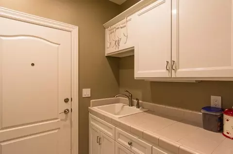 2239 Everest, Redding, CA 96001 photo 27