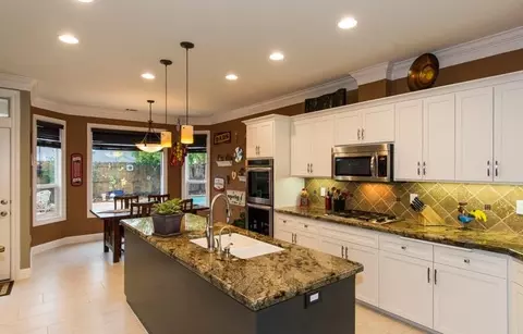 2239 Everest, Redding, CA 96001 photo 11