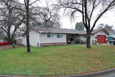 131 Oleander Cir, Redding, CA 96001 photo 1