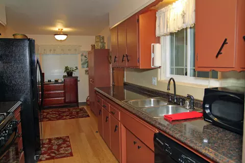 131 Oleander Cir, Redding, CA 96001 photo 4