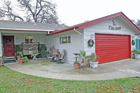 131 Oleander Cir, Redding, CA 96001 photo 2