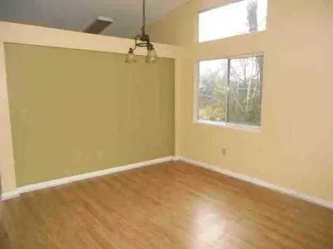 880 Mallard St, Redding, CA 96003 photo 9