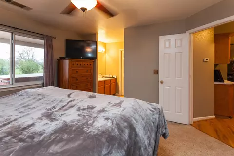 1872 Juarez Ln, Redding, CA 96003 photo 21
