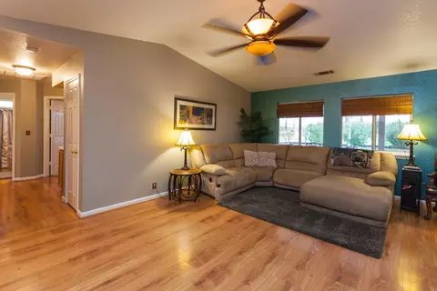 1872 Juarez Ln, Redding, CA 96003 photo 5