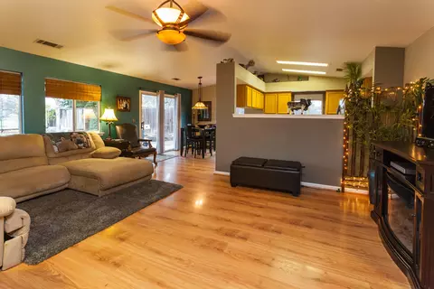 1872 Juarez Ln, Redding, CA 96003 photo 7