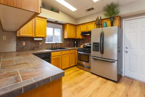 1872 Juarez Ln, Redding, CA 96003 photo 10