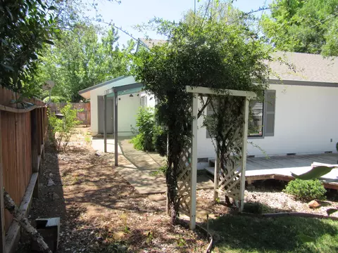 2052 Kildare Dr, Redding, CA 96001 photo 19
