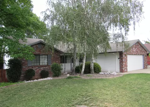 2052 Kildare Dr, Redding, CA 96001 photo 1