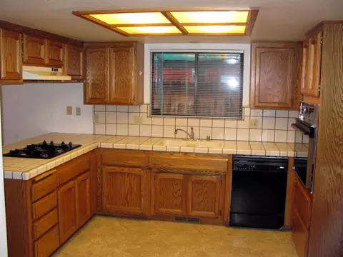 2052 Kildare Dr, Redding, CA 96001 photo 3