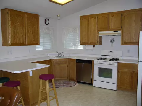 545 Viewpoint Dr, Redding, CA 96003 photo 2
