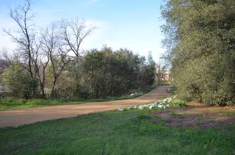 1498 Bruce Dr, Anderson, CA 96007 photo 2