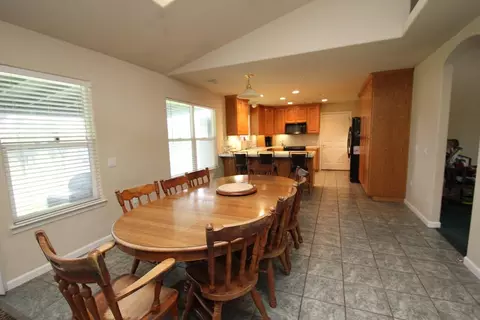 19350 Raintree Ln, Redding, CA 96003 photo 4