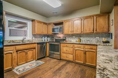 804 Loma St, Redding, CA 96003 photo 4
