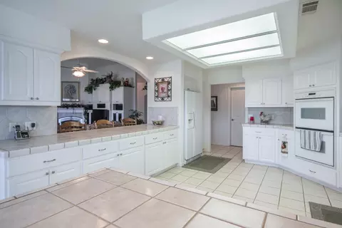 12348 Manzanoaks Dr, Redding, CA 96003 photo 9