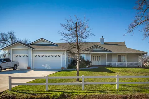 12348 Manzanoaks Dr, Redding, CA 96003 photo 1