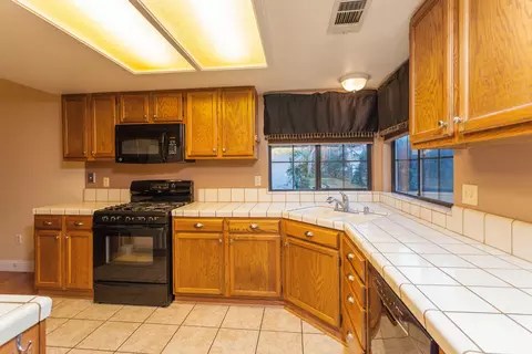 3676 Cherrywood Dr, Redding, CA 96002 photo 7