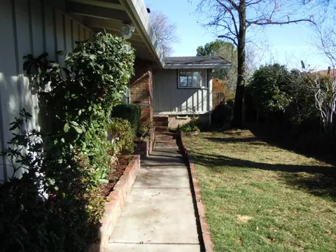 1385 Almond Ave, Redding, CA 96001 photo 10