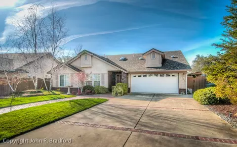 132 Franciscan Trl, Redding, CA 96003 photo 2
