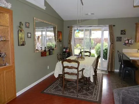 3905 Meadow Oak Way, Redding, CA 96002 photo 6