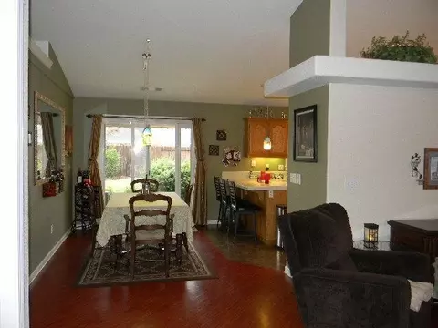 3905 Meadow Oak Way, Redding, CA 96002 photo 5